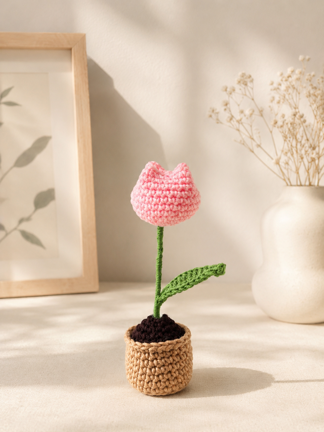 Blush tulip pot
